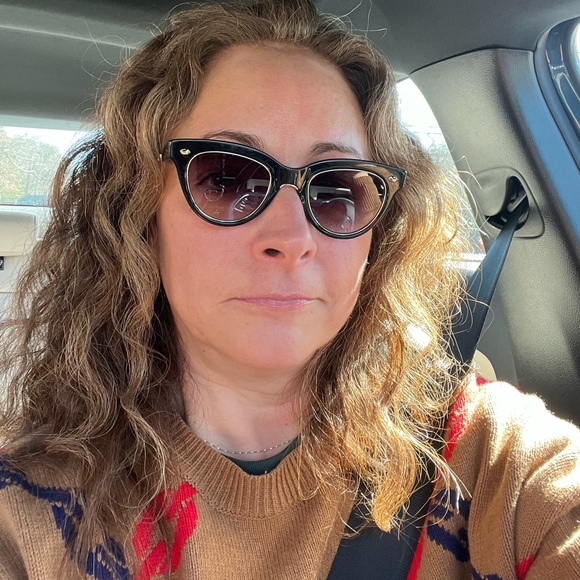 Meet your Posher, Patricia - Picture 3 of 3